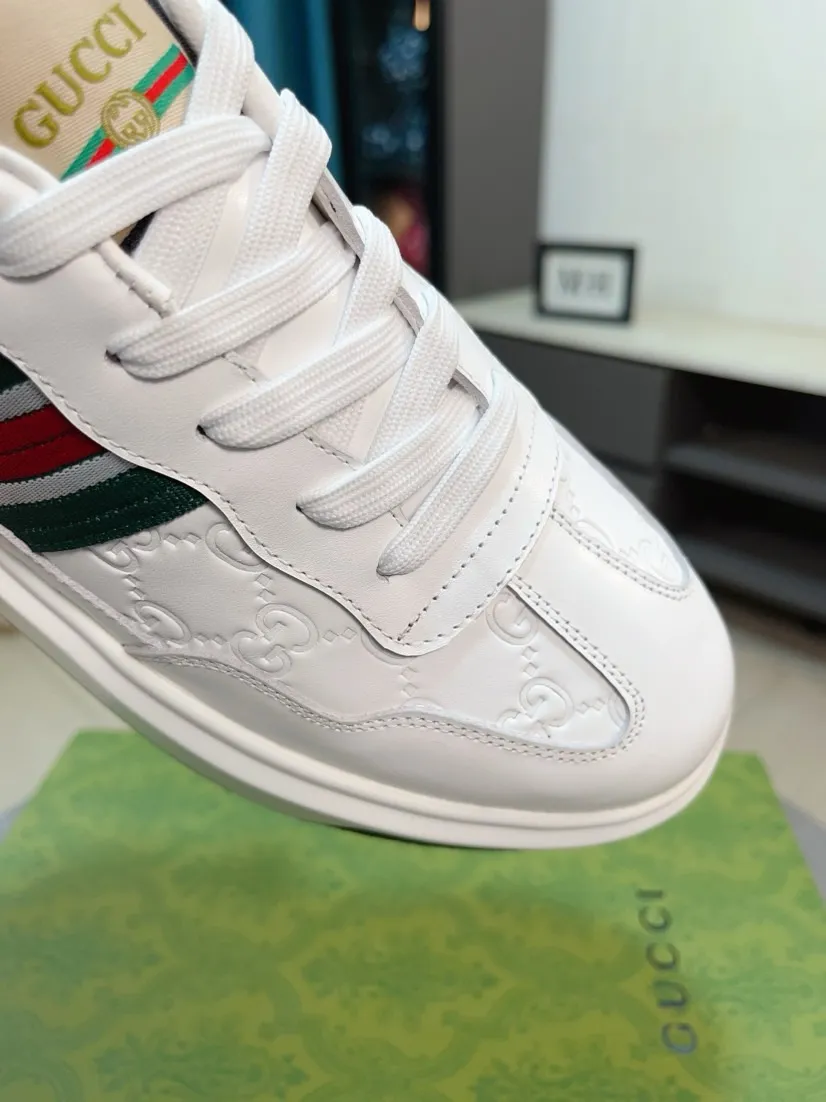 Men's shoes 💰458🌹🌹[GUCCI] Gucci's new lace-up casual men's shoes are on the market first, and the materials and workmanship are superior to all versions on the market. The highest quality shipped first-layer cowhide with imported original perforated materials➕Genuine leather lining, privately molded soft outsole, high foot comfort, imported special materials highlight the brand's unique charm, high-end customization 38-44